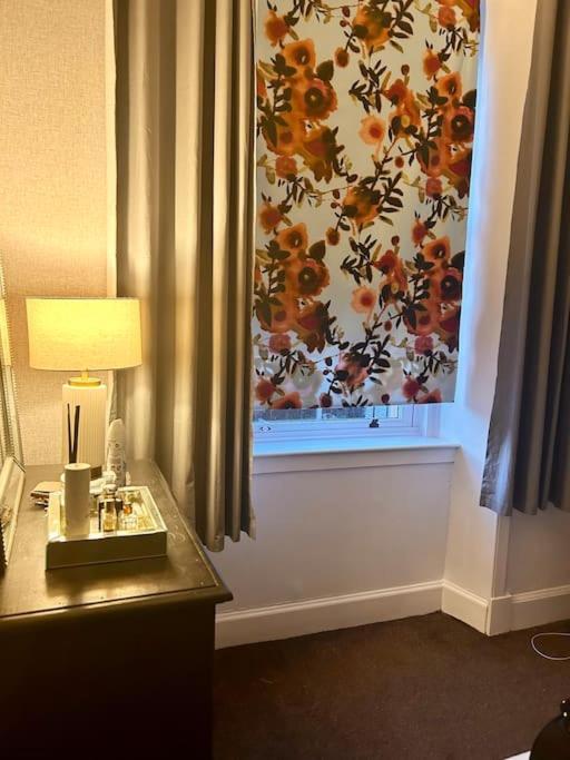 Large 2 Bedroom, Ground Floor Flat, Close To City إدنبرة المظهر الخارجي الصورة
