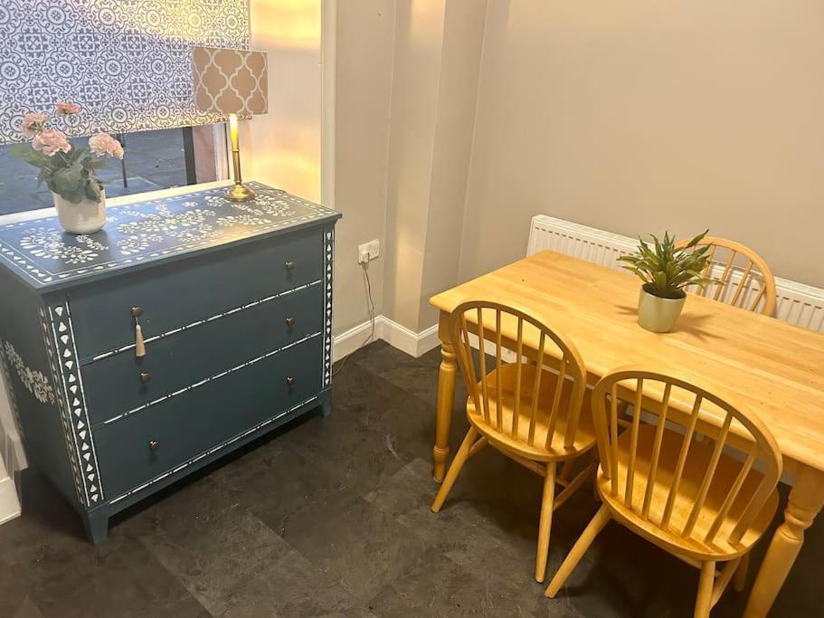 Large 2 Bedroom, Ground Floor Flat, Close To City إدنبرة المظهر الخارجي الصورة